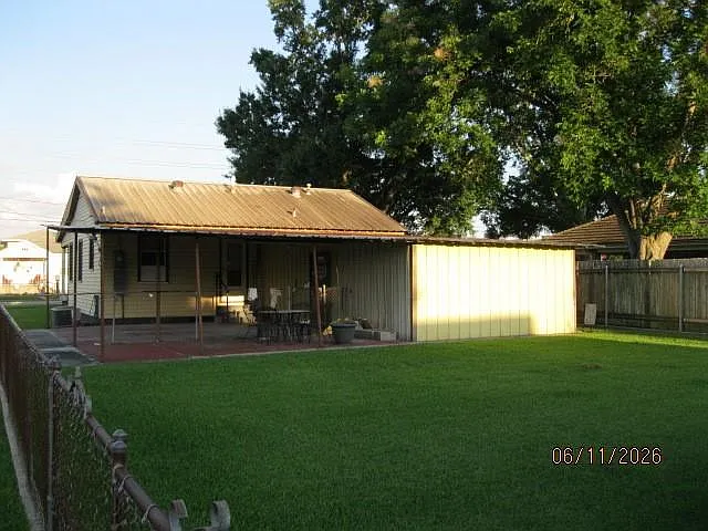 900 Central Ave — Photo 4