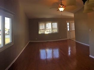 1695 Castaway Ln, Hoffman Estates, IL