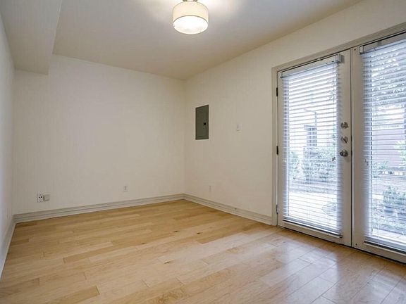 4th image of 2722 Knight St #107C