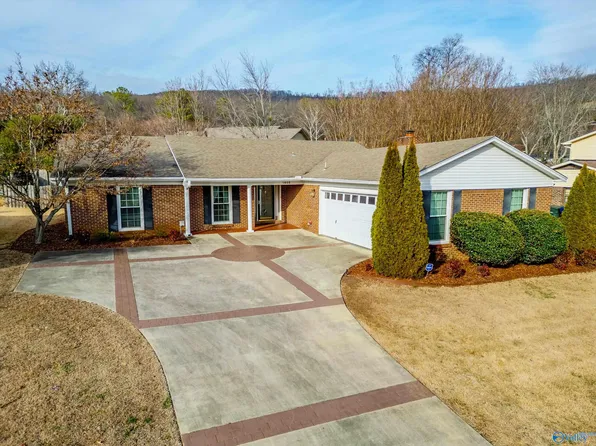 1603 Willowbrook Dr SE, Huntsville, AL 35802