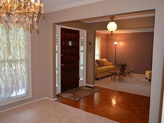 5th image of 1271 Winema Dr
