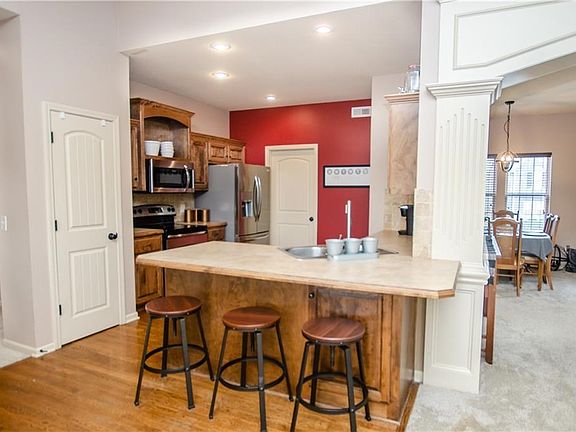 3rd image of 1108 E 15th St