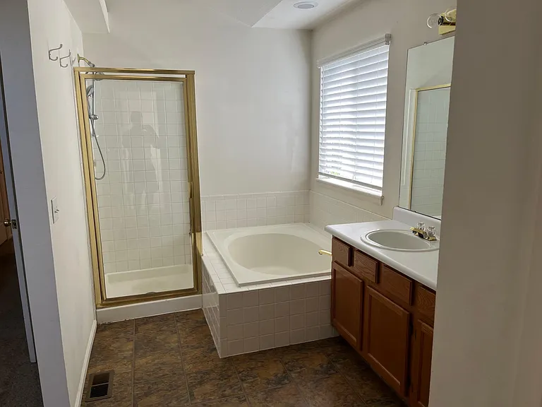 9786 Goldfinch Ln — Photo 11