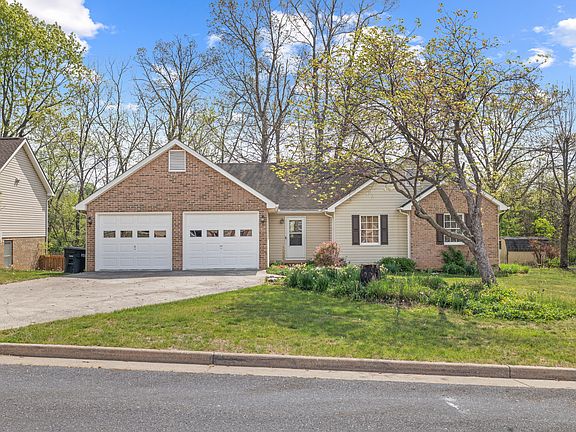 2nd image of 1707 Park Lawn Dr