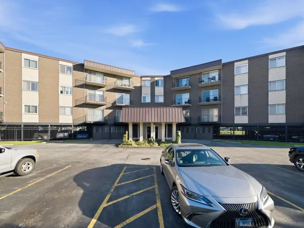 9840 S Pulaski Rd APT 310, Oak Lawn, IL 60453