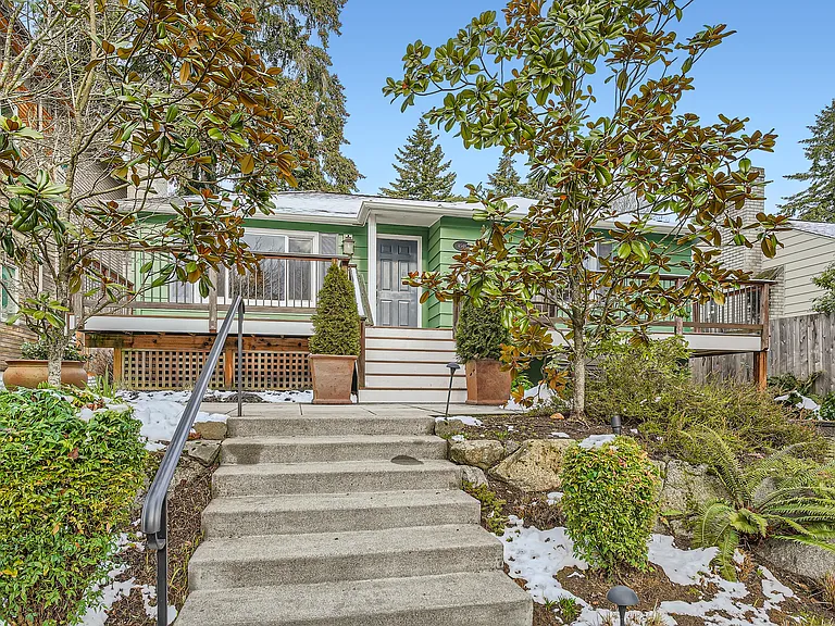 4548 NE Tulane Pl — Photo 2