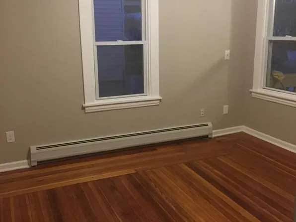 5 Burton St, Chicopee, MA