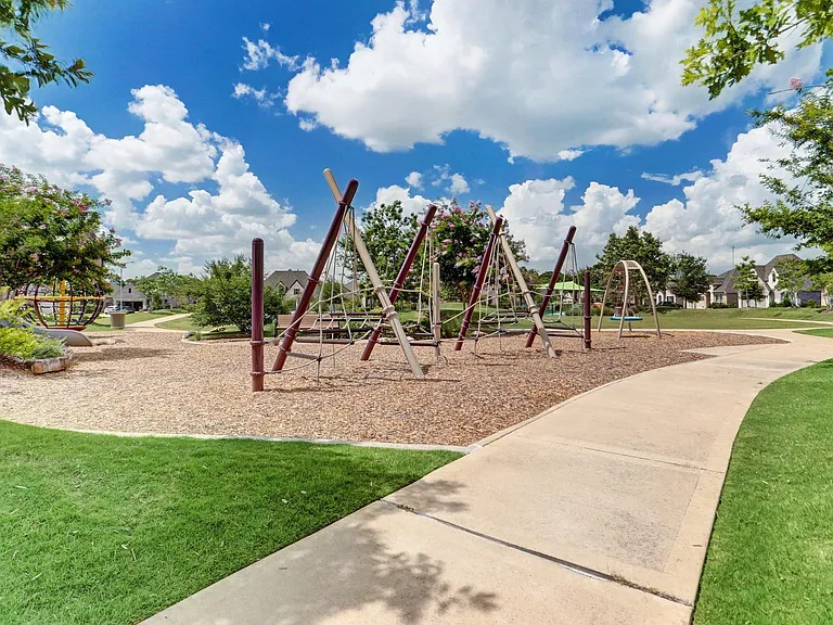 8126 Silverspot Ln — Photo 38