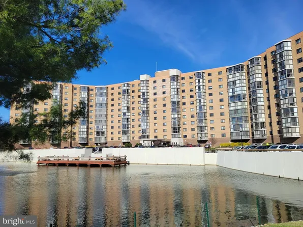 3330 N Leisure World Blvd #5-109, Silver Spring, MD 20906
