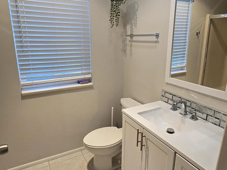 10715 W Tropicana Cir — Photo 5