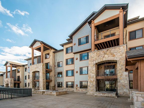 5th image of 2653 Canyons Resort Dr #325