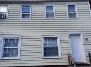 230 S Queen St APT E, York, PA 17403