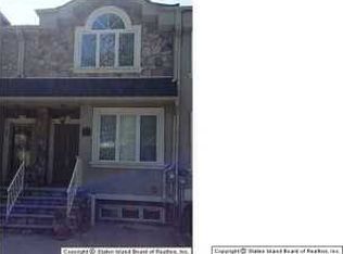 22 Calvanico Ln, Staten Island, NY 10314