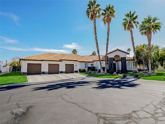 3rd image of 1740 Oval Cir