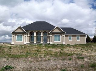 815 Oak Creek Cir, Spring Creek, NV 89815