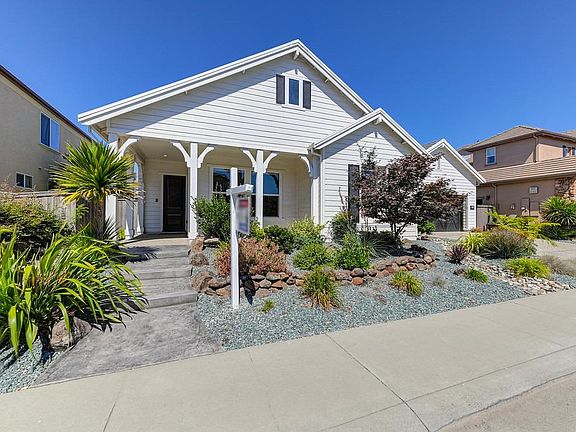 3rd image of 2583 Woodgate Way
