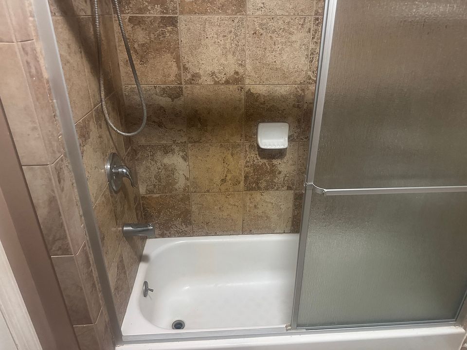 405 Park Ave, photo 6