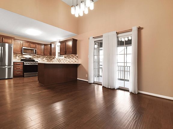 5th image of 1019 Dwight Eisenhower Way