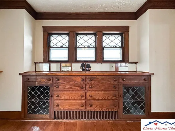 2512 Pinkney St, Omaha, NE 68111