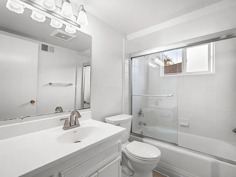 661 Harvard Ave #1 — Photo 8