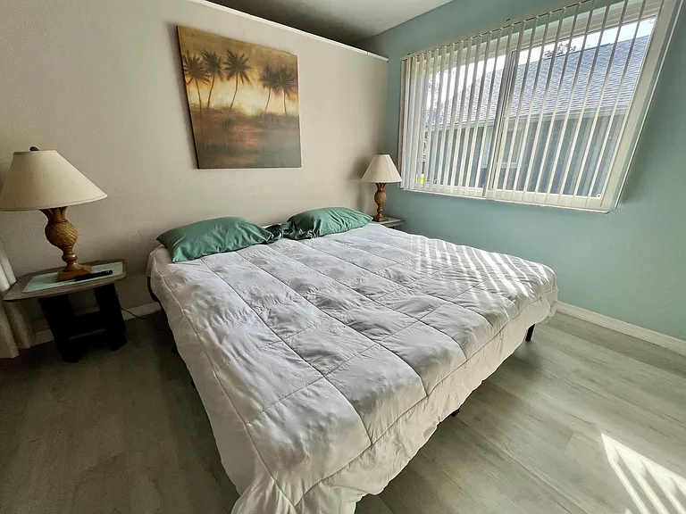 714 Kristina Ct #1B — Photo 15