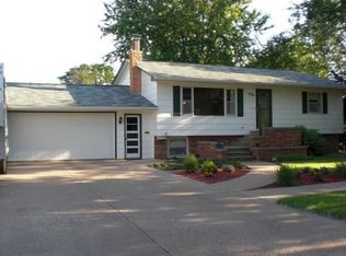 560 10th St SW, Huron, SD 57350