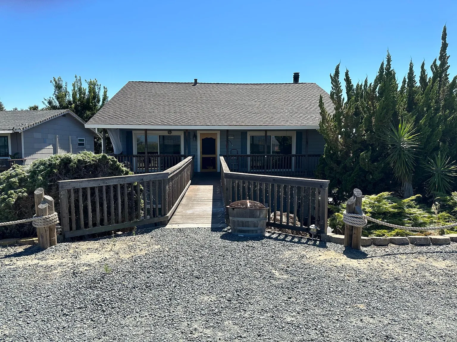 4077 Willow Rd photo 1
