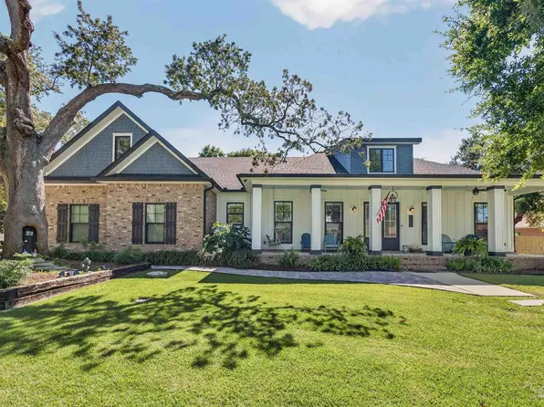 5701 Red Cedar St, Pensacola, FL 32507