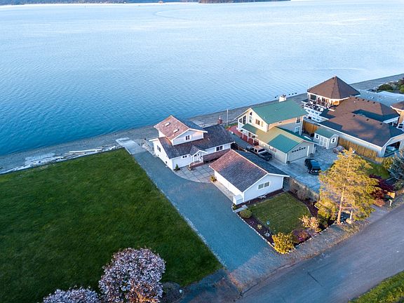 3rd image of 853 Shorecrest Dr