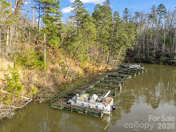 2nd image of 2 Jackson Cove Rd W