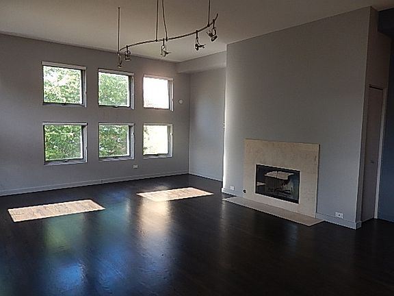 3rd image of 2007 W Evergreen Ave APT 3