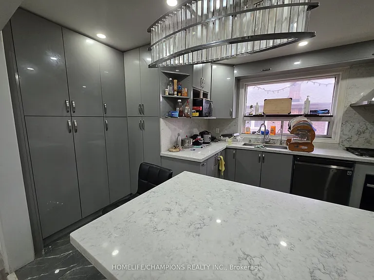 701 N Brimorton Dr NE — Photo 5