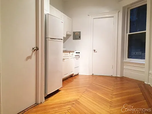 Rented by City Connections Realty | media 17