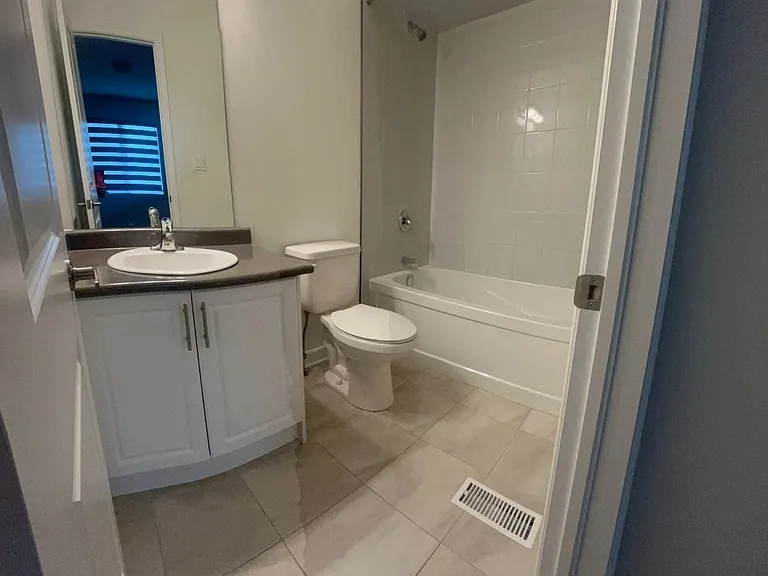 58 Seaton Cres — Photo 14