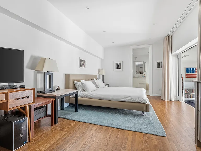 240 Centre St #4R — Photo 13
