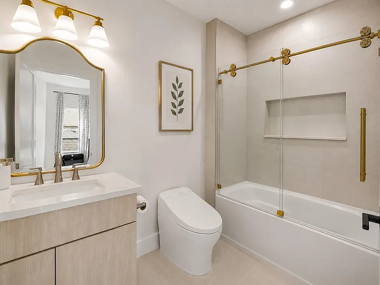 1642 Bonnie Brae St — Photo 16