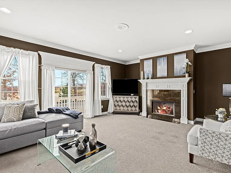 1615 Town Commons Dr — Photo 1