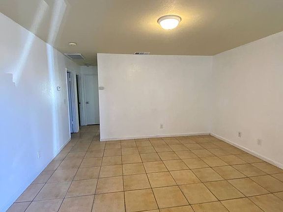 3rd image of 1305 N 8th St #101
