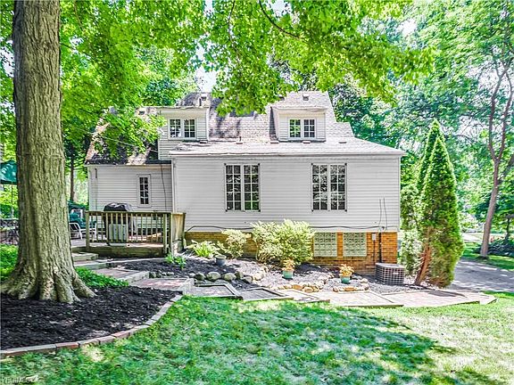 5th image of 3152 Highland Dr
