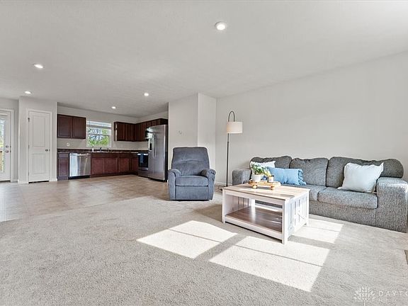3rd image of 5845 Woodcreek Dr