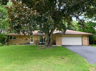 2400 W Apple Tree ROAD, Glendale, WI 53209