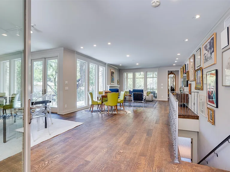3231 Tarryhollow Dr — Photo 2