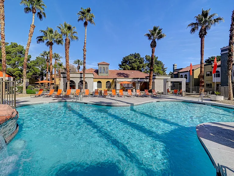 Desert Vistas Apartments — Photo 14