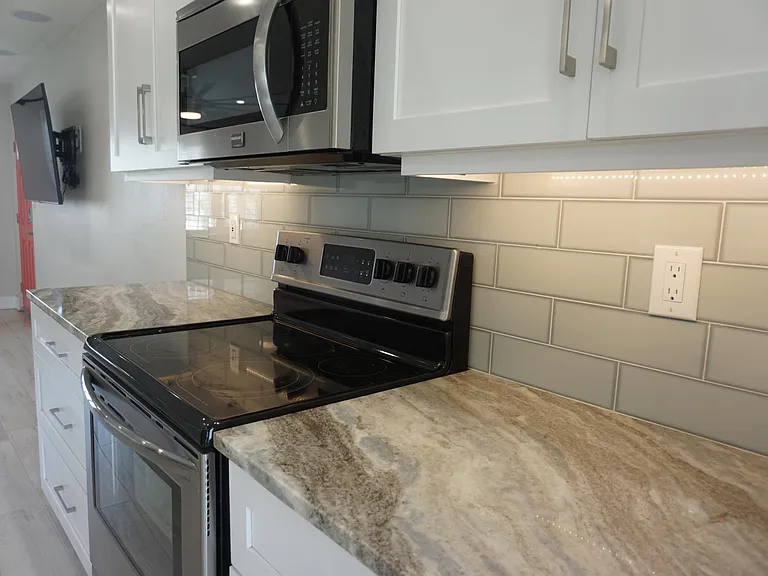 1 Seaside Dr — Photo 4