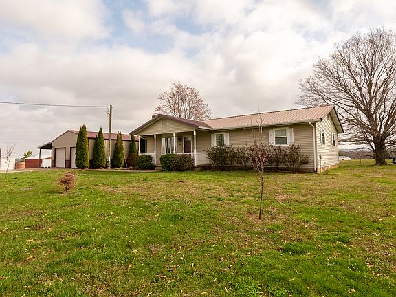 4th image of 425 Peak Rd