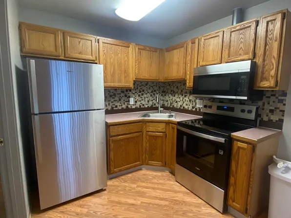 302 Lionheart Ct, Anchorage, AK 99508