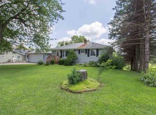 5116 Saint Catherine Rd, Dubuque, IA 52003