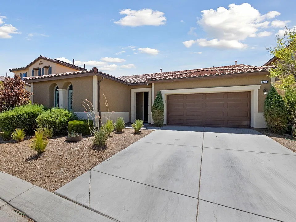 7423 W Pepperbox Ave