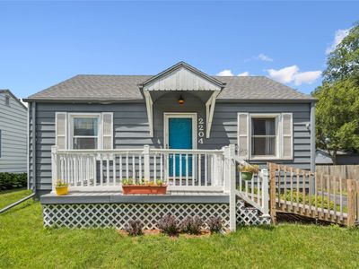 2204 E 40th St, Des Moines, IA, 50317