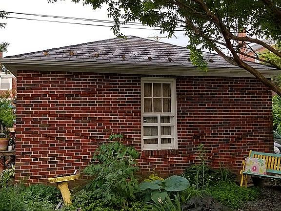 Detached 2 car garage